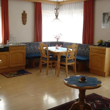 Chasa Valetta דירה זאמנאון