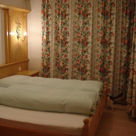 Chasa Valetta Замнаун