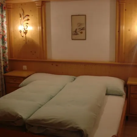 Апартаменты Chasa Valetta *