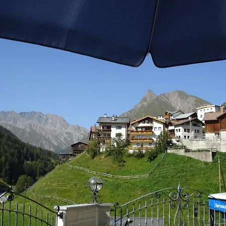 Chasa Valetta Апартаменты *