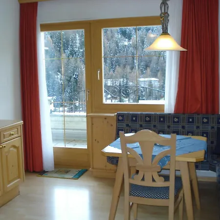 Chasa Valetta * 삼나운